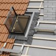 Krok po kroku: poprawny montaż wyłazu dachowego